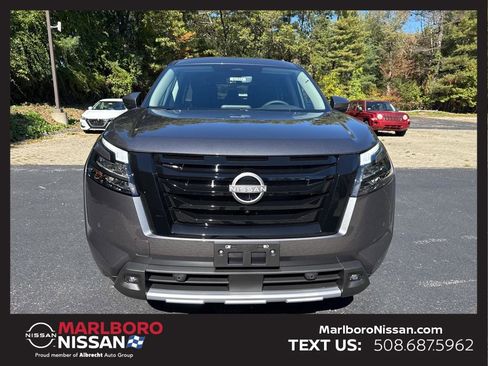 New 2025 Nissan Pathfinder SL w/ Black Appearance Package image 2