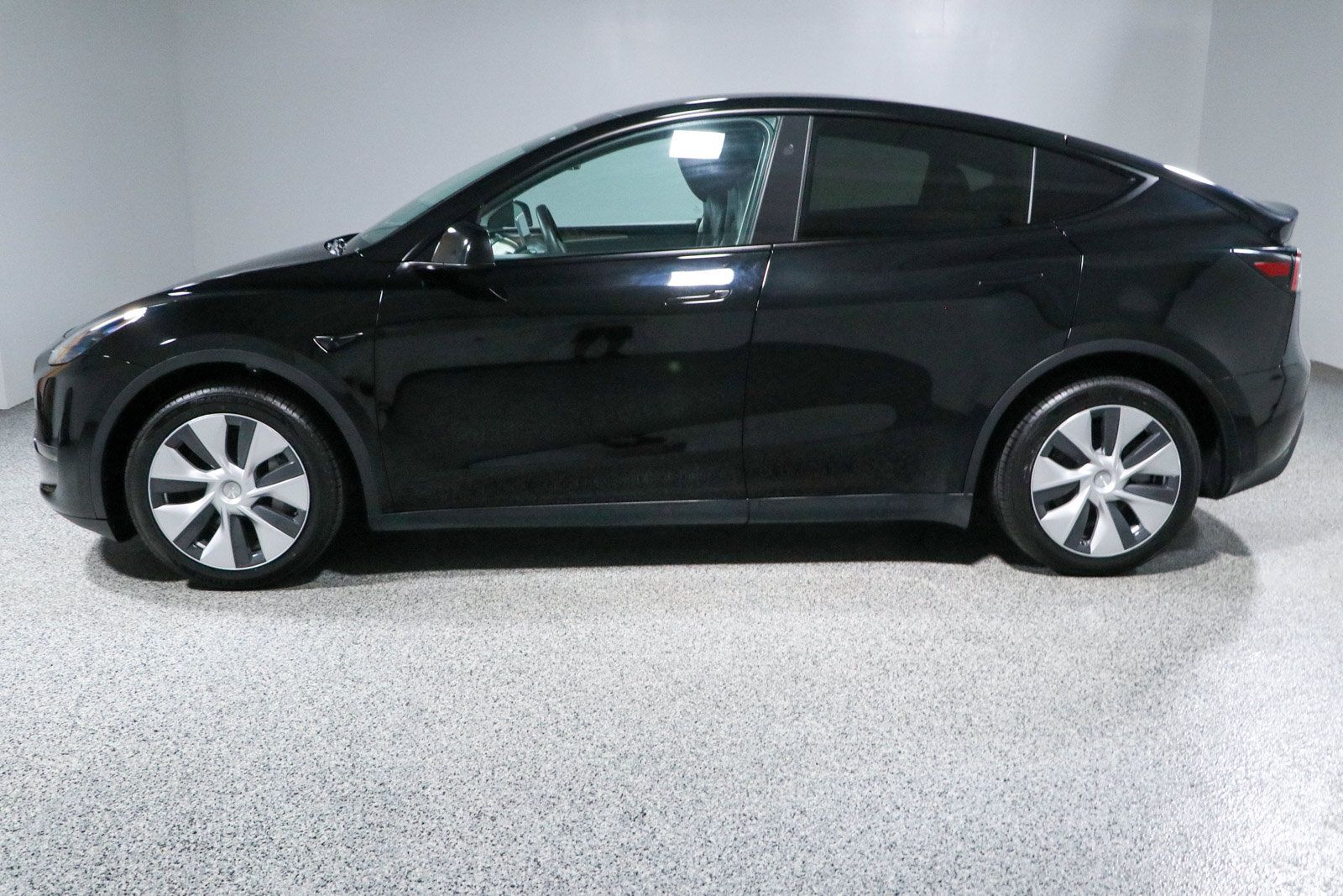 Used 2023 Tesla Model Y Long Range AWD/4WD image 10