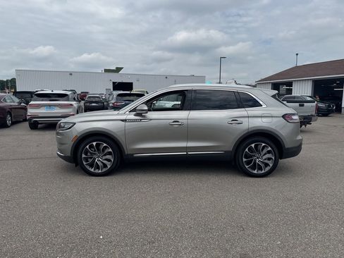 Used 2023 Lincoln Nautilus Reserve AWD/4WD image 2