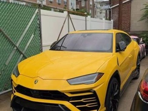 Used 2020 Lamborghini Urus AWD/4WD image 1