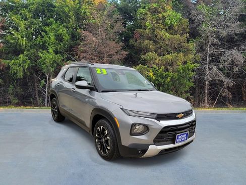 Used 2023 Chevrolet TrailBlazer LT FWD image 16