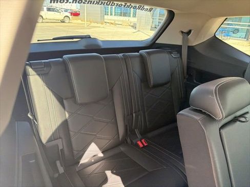 Used 2025 Volkswagen Atlas SE image 15