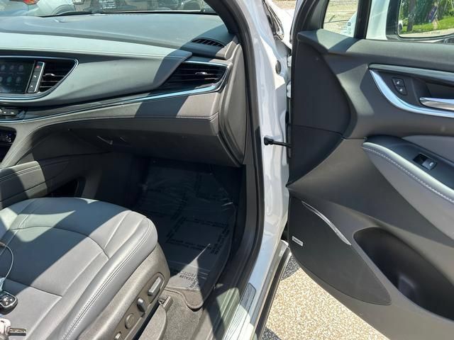 Used 2024 Buick Enclave Premium AWD/4WD image 30