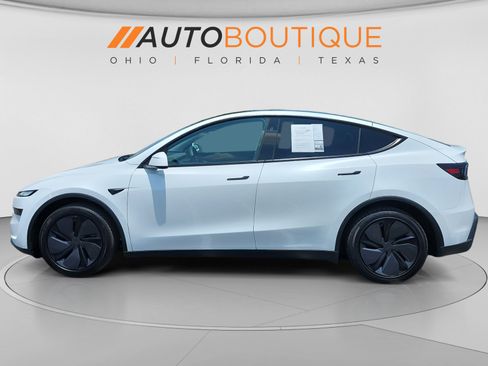Used 2026 Tesla Model Y Long Range AWD/4WD image 2