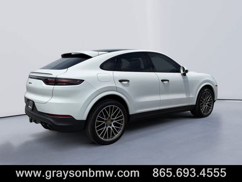 Used 2023 Porsche Cayenne Platinum Edition AWD/4WD image 3