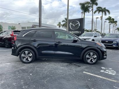 Certified 2022 Kia Niro EX