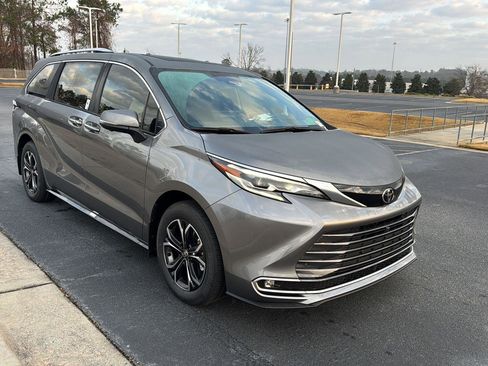New 2026 Toyota Sienna Platinum image 6