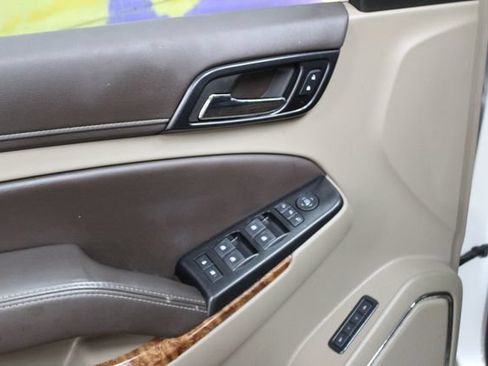 Used 2020 Chevrolet Suburban Premier AWD/4WD image 13
