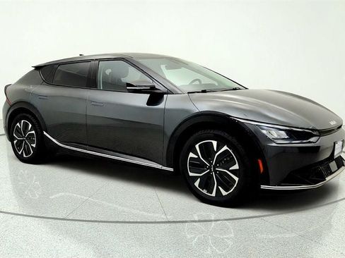 Used 2022 Kia EV6 Wind RWD image 3
