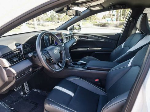Used 2025 Toyota Camry SE image 16