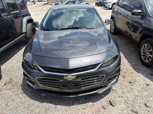 Used 2017 Chevrolet Malibu Premier w/ Premier Sun and Wheel Package FWD image 2