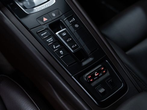 Used 2016 Porsche 911 Turbo S image 46