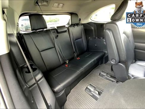 Used 2024 Toyota Highlander Platinum image 28