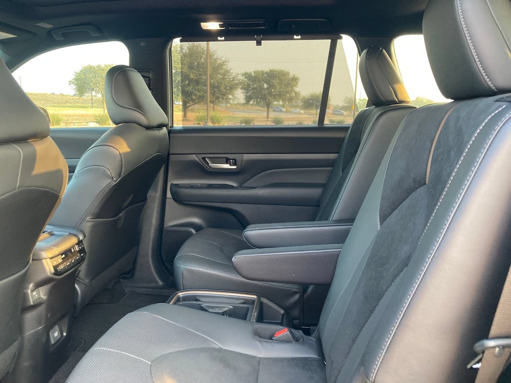 New 2026 Toyota Grand Highlander AWD Hybrid image 10