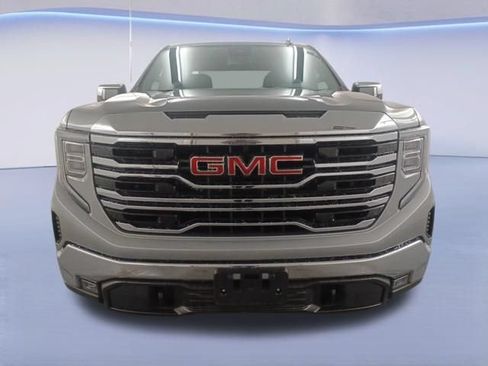 Used 2026 GMC Sierra 1500 SLT AWD/4WD image 2