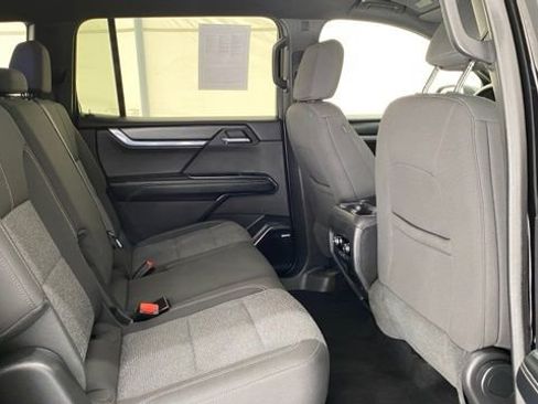 Used 2025 GMC Acadia Elevation image 25