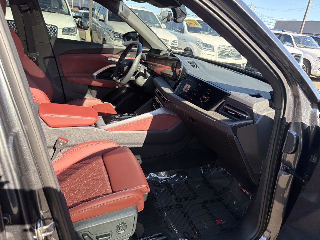 Used 2025 Audi SQ5 Prestige AWD/4WD image 19
