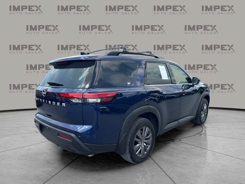 Used 2025 Nissan Pathfinder SV FWD image 5