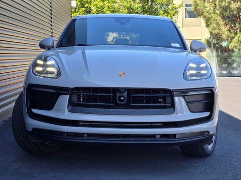 New 2026 Porsche Macan AWD/4WD image 10