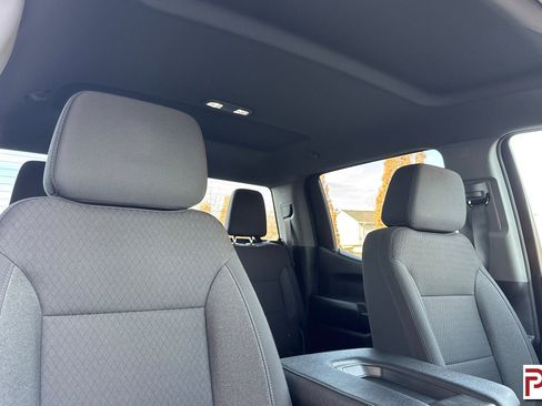 Used 2024 Chevrolet Silverado 1500 Custom image 18