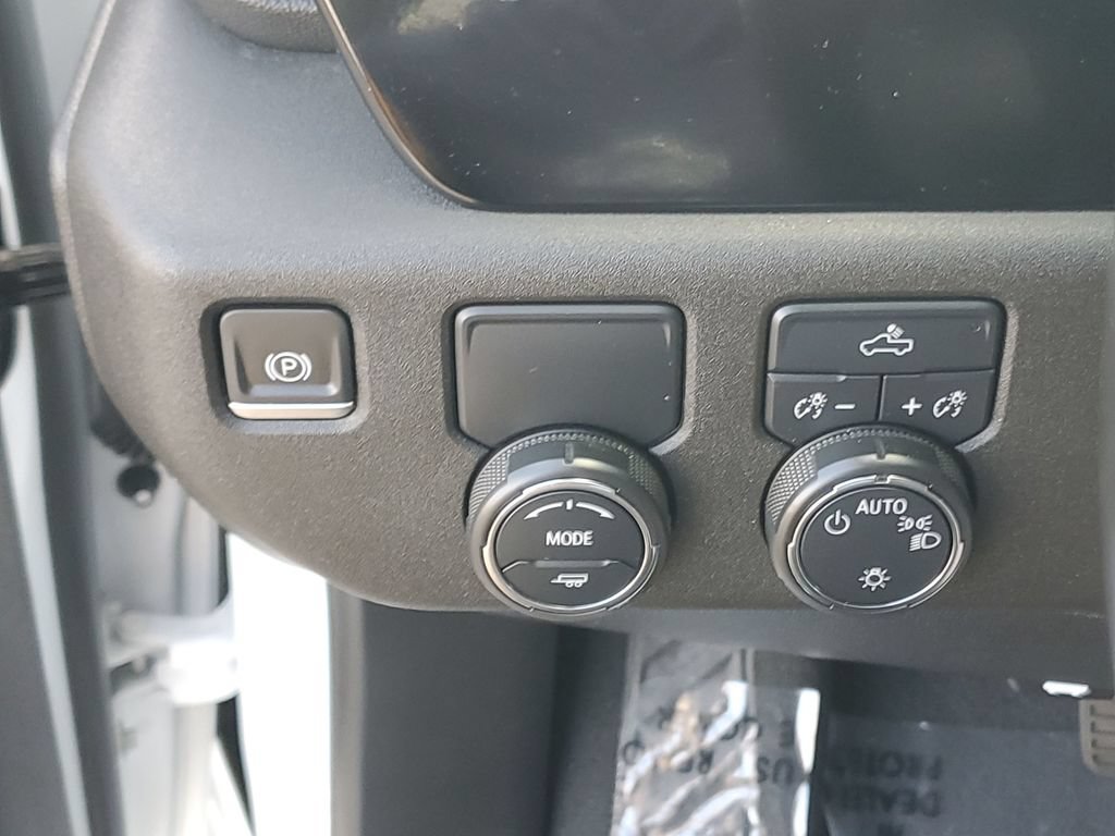 Used 2023 Chevrolet Silverado 1500 LT RWD image 18