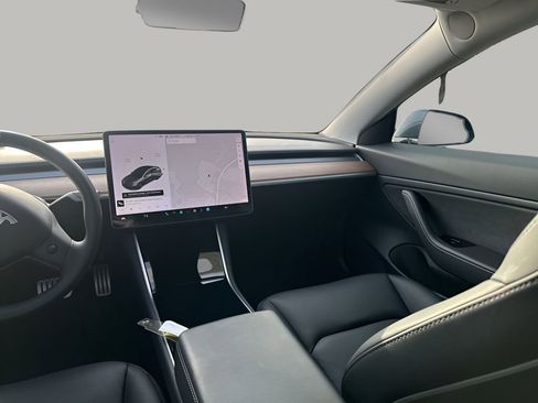 Used 2020 Tesla Model 3 Performance image 22