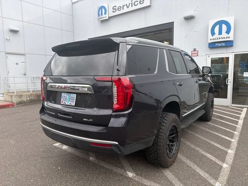 Used 2024 GMC Yukon SLT w/ SLT Premium Package AWD/4WD image 4