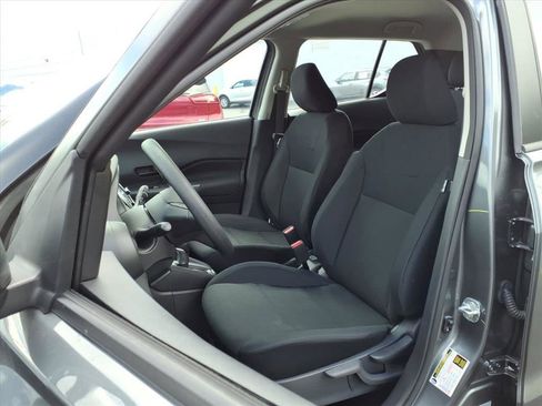 New 2025 Nissan Kicks Play S image 5