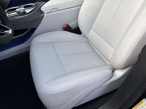 New 2026 Cadillac Optiq Luxury 1 image 22