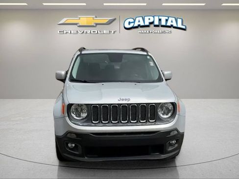 Used 2015 Jeep Renegade Latitude FWD image 8