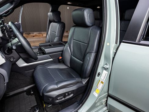 Used 2024 Toyota Sequoia Platinum w/ TRD Off-Road Package image 30