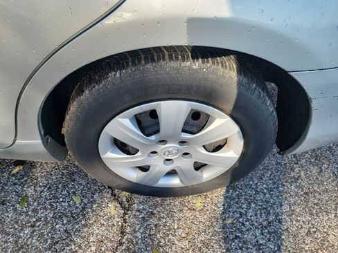 Used 2010 Toyota Camry SE image 15