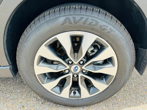 Used 2025 Subaru Outback Limited AWD/4WD image 10