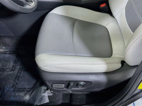 Used 2020 Toyota RAV4 Limited AWD/4WD image 18
