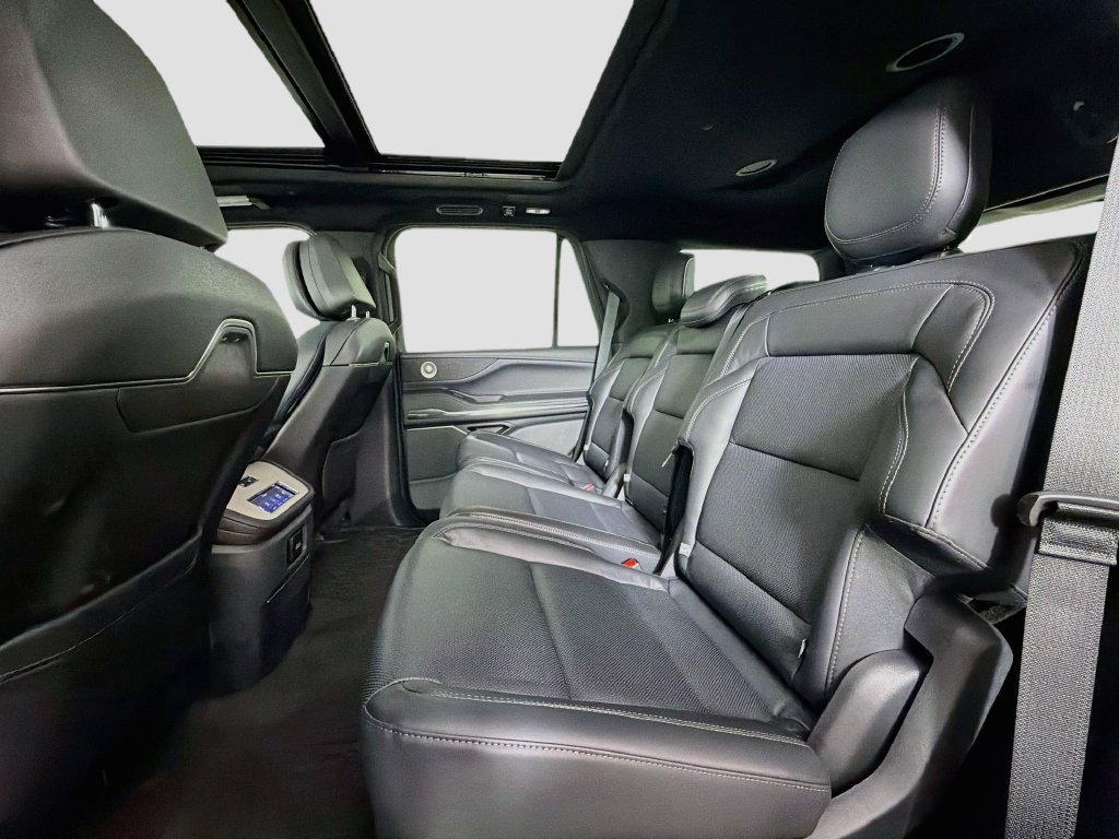 New 2025 Lincoln Navigator Reserve w/ Jet Appearance Package AWD/4WD image 26