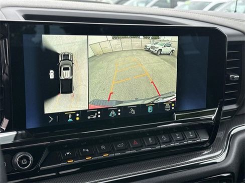 Used 2022 Chevrolet Silverado 1500 ZR2 w/ Technology Package image 13