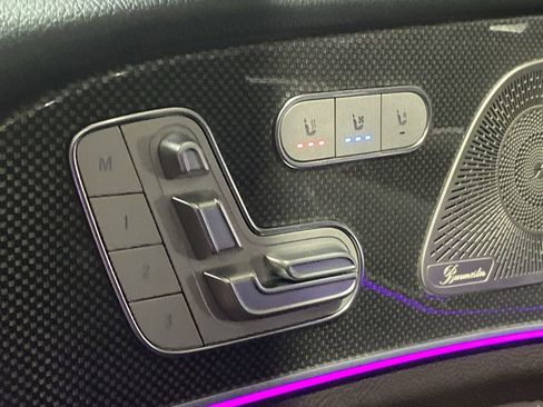 Used 2023 Mercedes-Benz GLS 450 4MATIC image 9