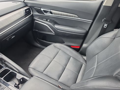 Certified 2023 Kia Telluride EX w/ EX Captain's Chair Package FWD image 16