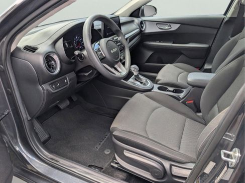 Used 2022 Kia Forte LXS w/ LXS Technology Package FWD image 10