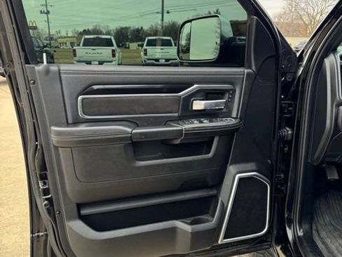 Used 2022 RAM 2500 Laramie AWD/4WD image 9