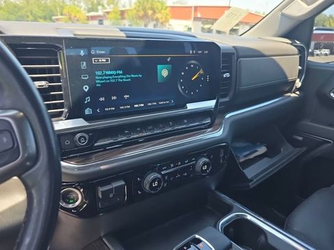 Used 2023 Chevrolet Silverado 1500 RST w/ Redline Edition AWD/4WD image 10