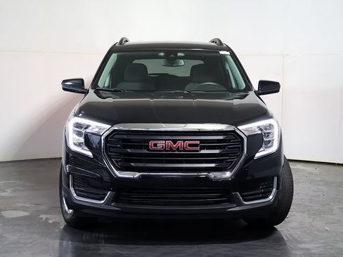 Used 2023 GMC Terrain SLE w/ Driver Convenience Package AWD/4WD image 9