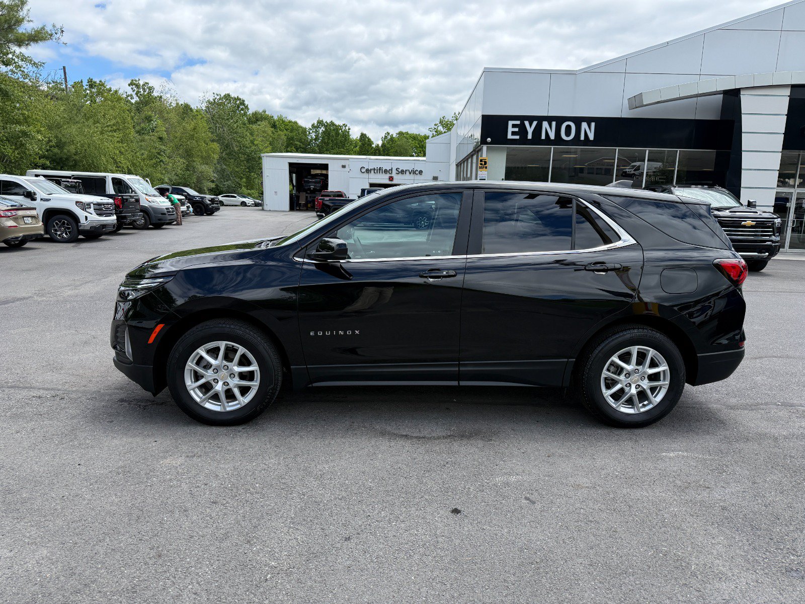 Certified 2024 Chevrolet Equinox LT AWD/4WD image 2