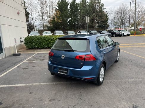 Used 2016 Volkswagen Golf S image 24