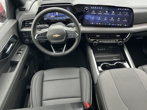 New 2026 Chevrolet Suburban Premier RWD image 26