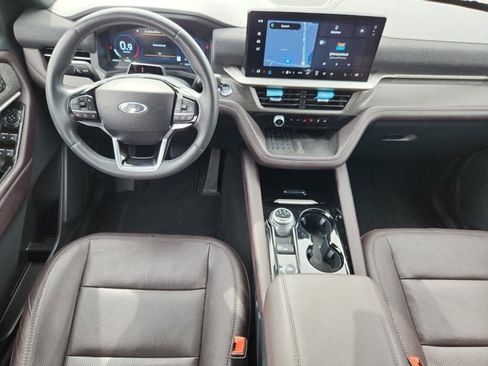 Used 2025 Ford Explorer Platinum w/ LUX Leather Package AWD/4WD image 10