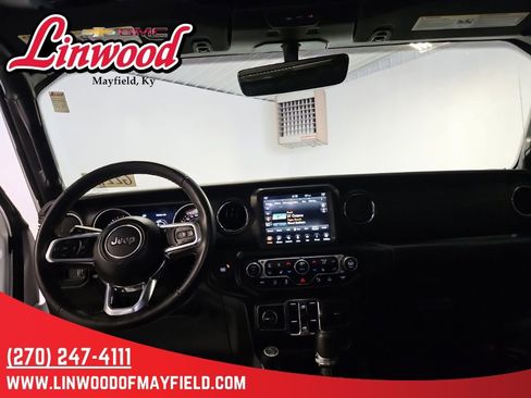 Used 2023 Jeep Wrangler Unlimited Sahara AWD/4WD image 14