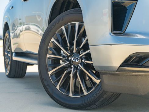 Certified 2025 INFINITI QX80 Autograph AWD/4WD image 2