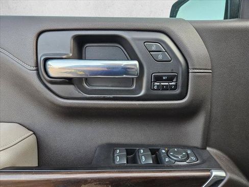 Used 2020 GMC Sierra 1500 SLT RWD image 25