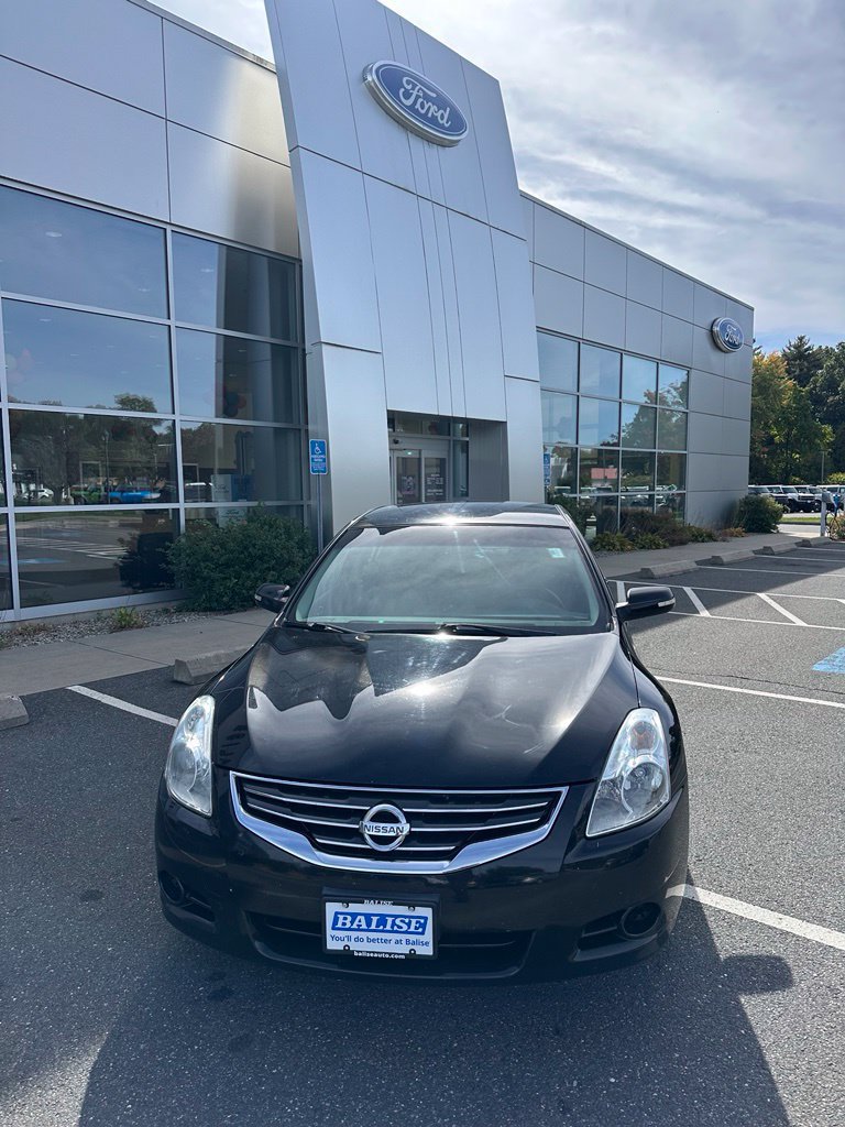 Used 2012 Nissan Altima 3.5 SR FWD image 2